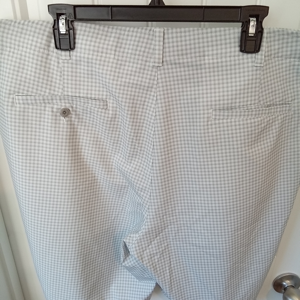 Ben Hogan Big & Tall Men's Size 42 Gray & White Gingham Flat Front Golf Shorts - Picture 4 of 8